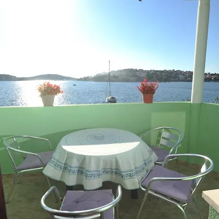 Seaside House For Families With Children Zatoglav, - 12212 度假居 *