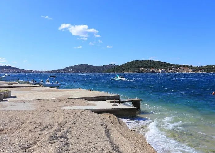 Casa de Férias Seaside House For Families With Children Zatoglav, - 12212