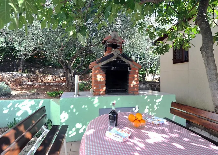 Seaside House For Families With Children Zatoglav, - 12212 Casa de Férias *