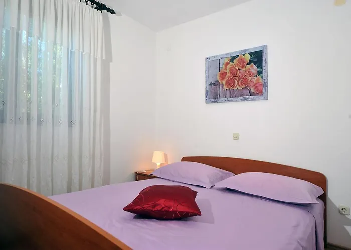 Casa de Férias Seaside House For Families With Children Zatoglav, - 12212 Rogoznica (Sibenik-Knin)