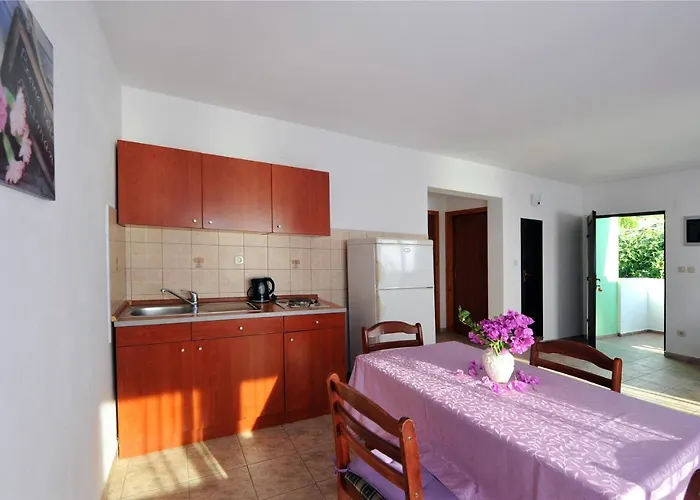 Seaside House For Families With Children Zatoglav, - 12212 Casa de Férias